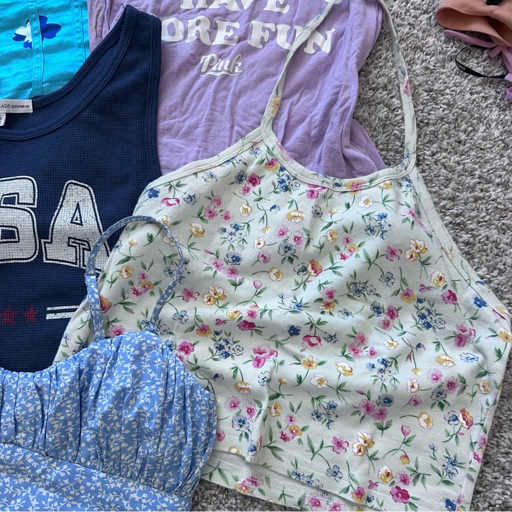 Namebrand Tanktop bundle lot - Picture 2 of 9